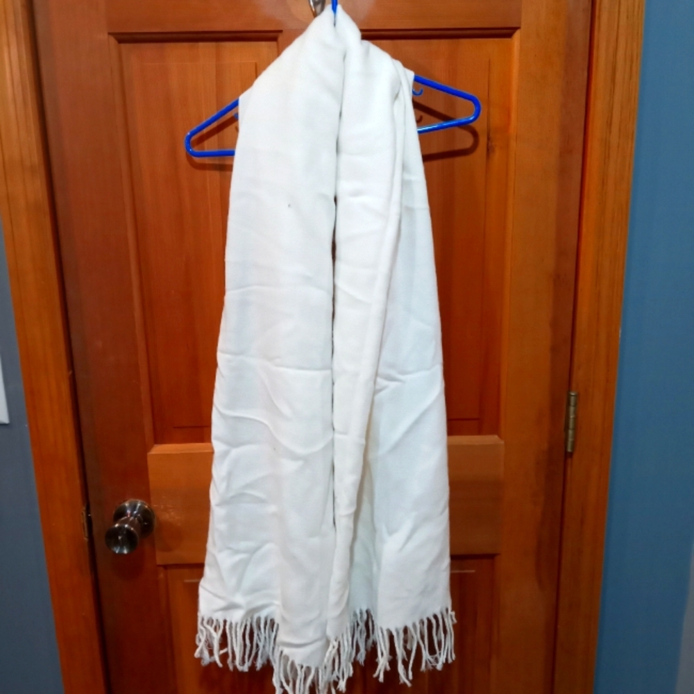 Royal Rossi 100% cashmere winter white scarf